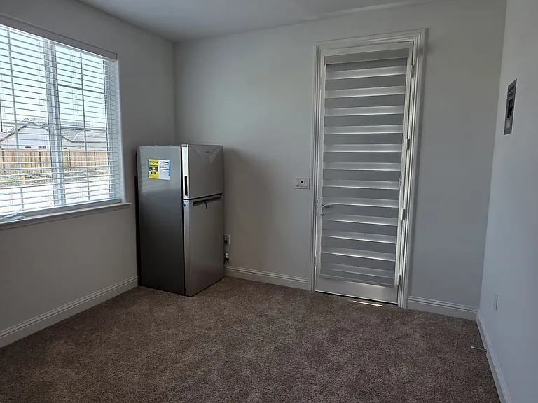1505 Harvard Way — Photo 5