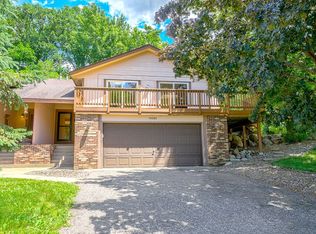 14280 Golf View Dr, Eden Prairie, MN 55346