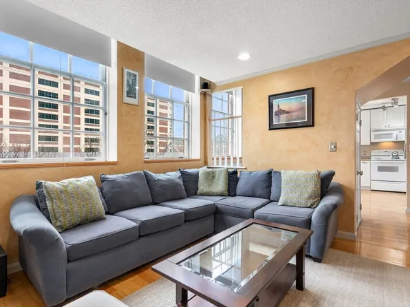 106 13th St APT 315, Charlestown, MA 02129