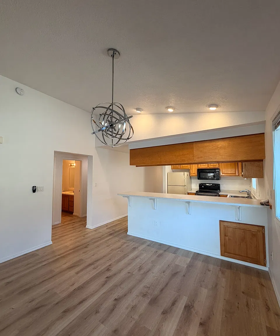 2 bed, 1250 sqft, $1,750 — Photo 2