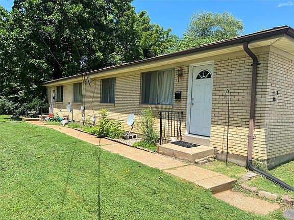 3rd image of 3901 Wright Ave