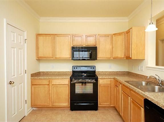 5th image of 1305 Harrington Ct