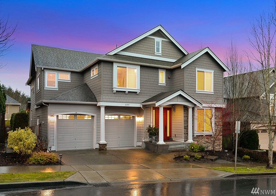 Gorgeous Murray Franklyn built home in 2008.  4 bedroom, 4 bath, 3,300sf home.