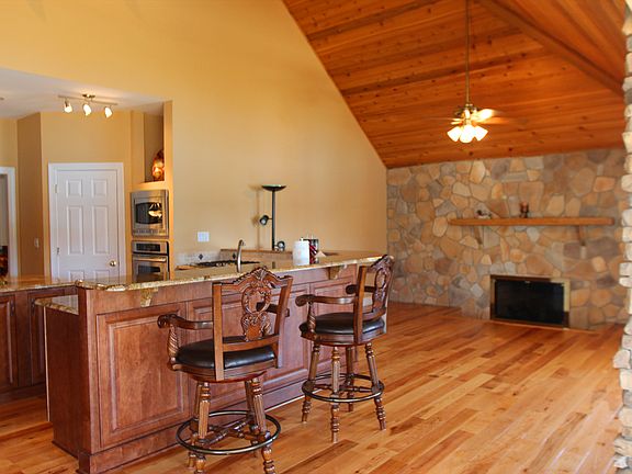 3rd image of 172 Waterford Dr