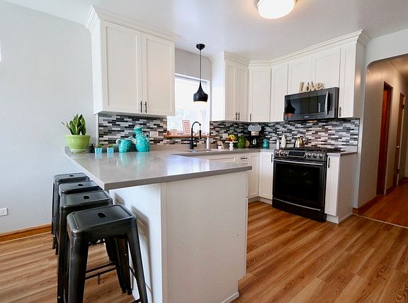 4th image of 7159 S Lawndale Ave