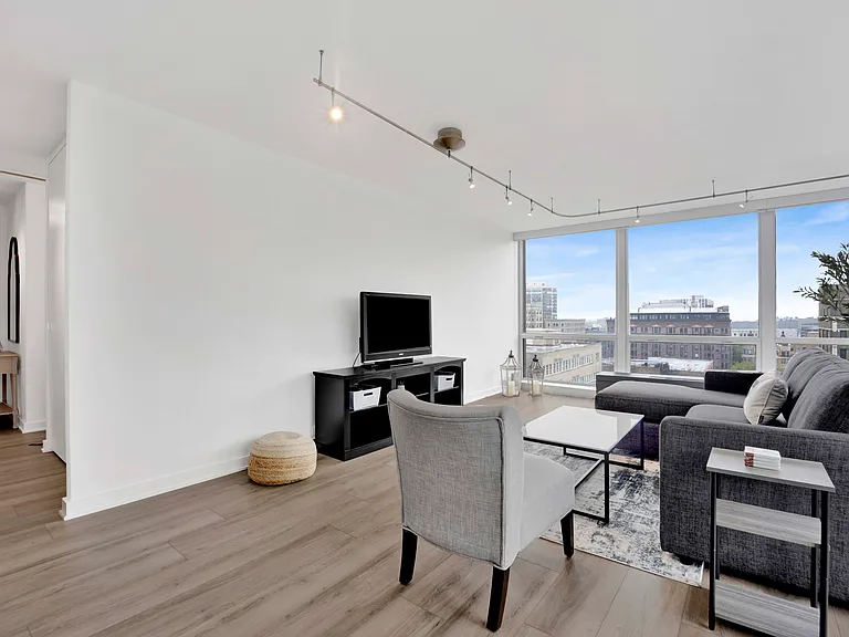340 W Diversey Pkwy #1216 — Photo 5