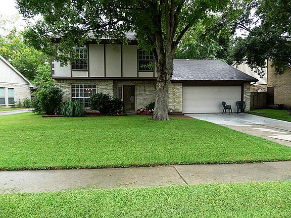 2nd image of 403 Woodcombe Dr