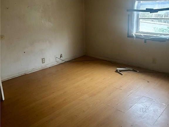 4th image of 718 Prince Williams St