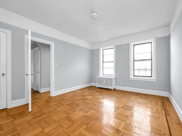 83-44 Lefferts Boulevard image 7 of 13