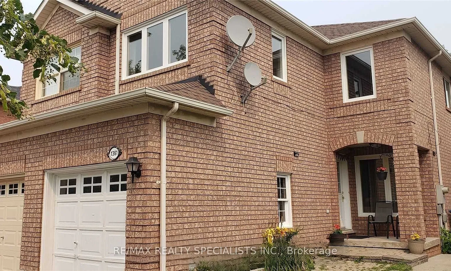 4 bed, $3,200 — Photo 1