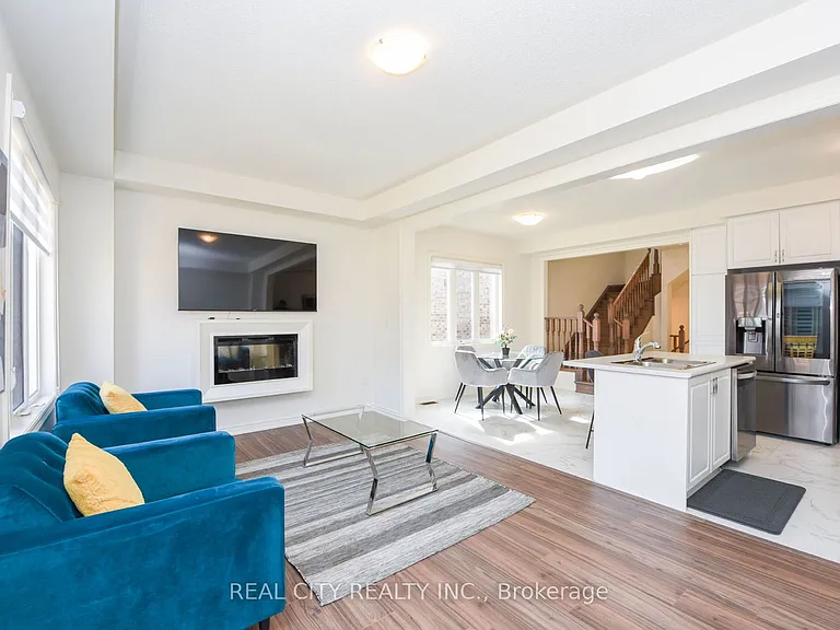 38 Silver Meadow Gdns — Photo 21
