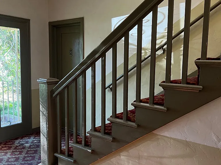 1552 N Commonwealth Ave #4 — Photo 30