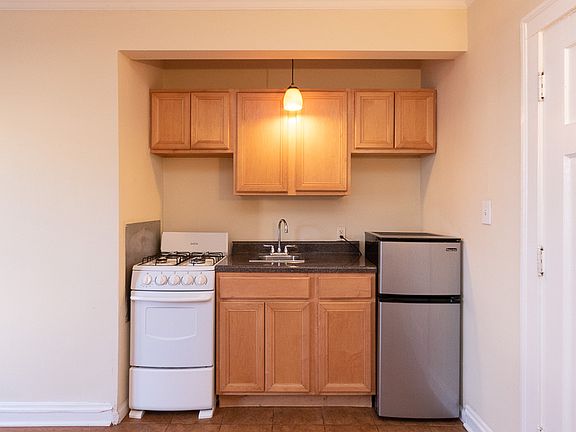2nd image of 4546 N Damen Ave APT 207