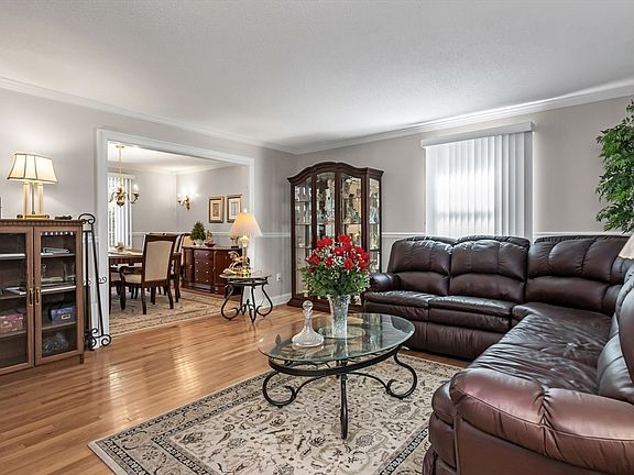 5th image of 41 Riverview Ave