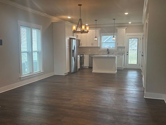 4th image of 216 Willow Grove Ct