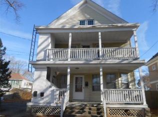 810 W Shore Rd, Warwick, RI 02889