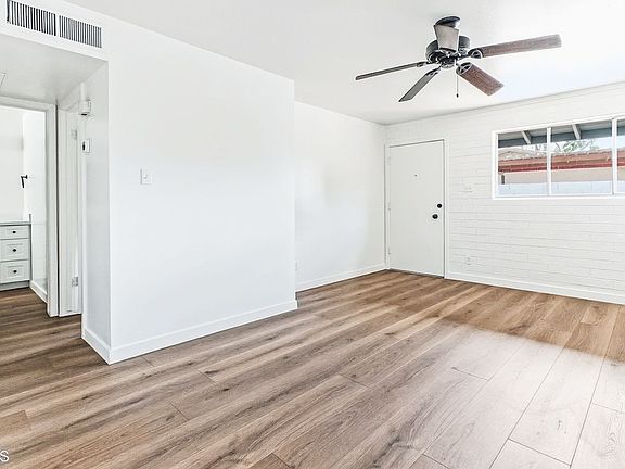 5th image of 3020 E Yale St #3