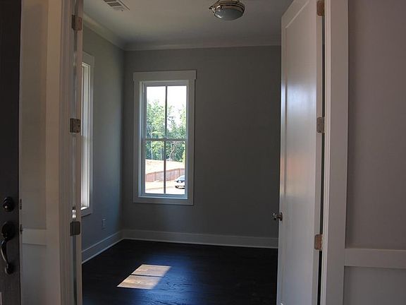 4th image of 428 Reeves St