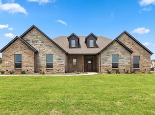 200 Ash Ct, Weatherford, TX 76085