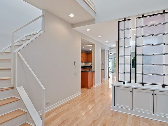 2nd image of 2237 N Magnolia Ave