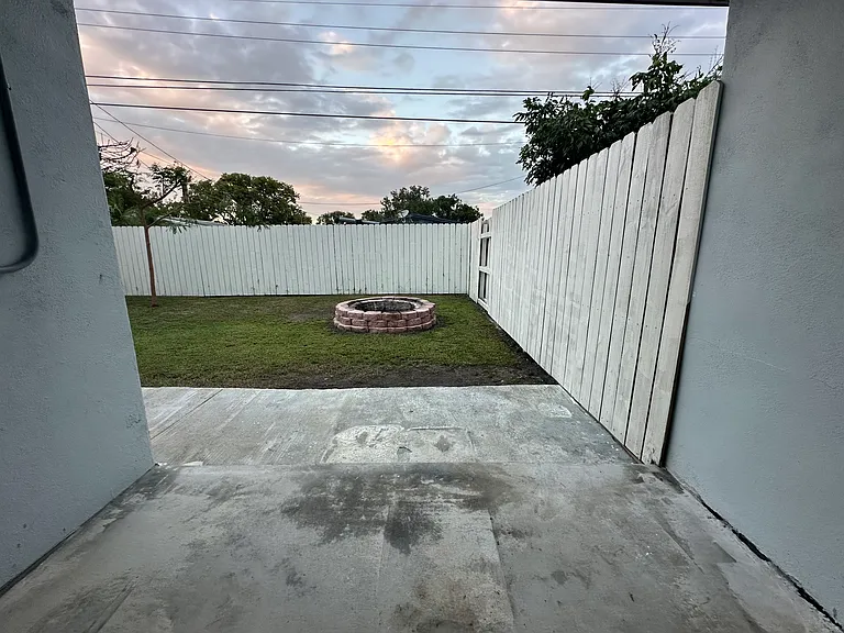 2210 S Euclid Cir #B — Photo 13