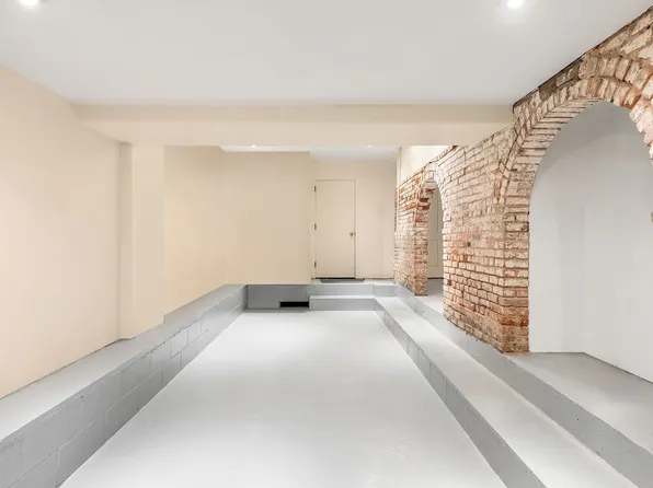 453 2nd Avenue image 18 of 26