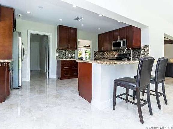 4th image of 5609 Coco Palm Dr