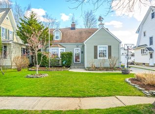 18 Kelly Ct, Kings Park, NY 11754