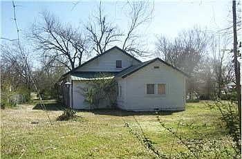 2nd image of 311 Allen St