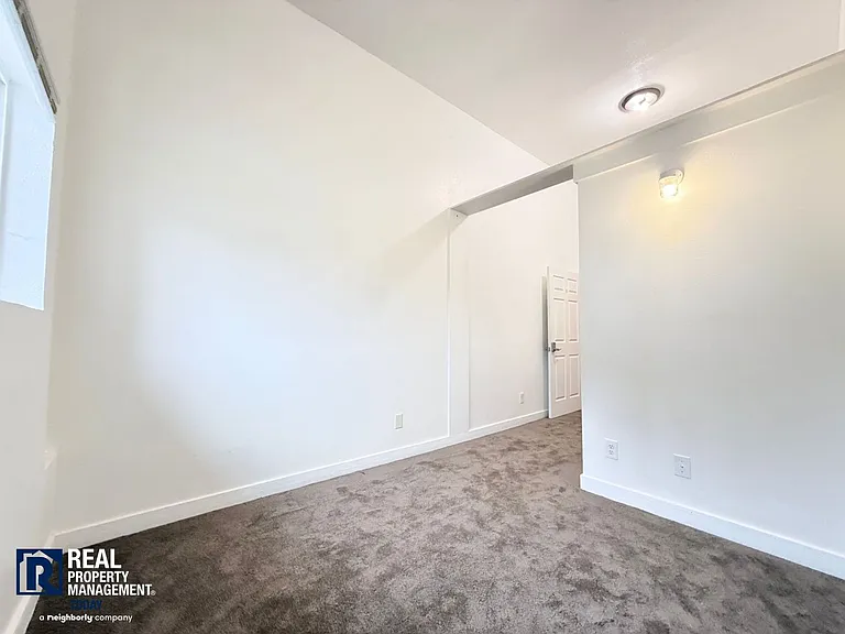 Mills - 2817 (Advertising Only) — Photo 18