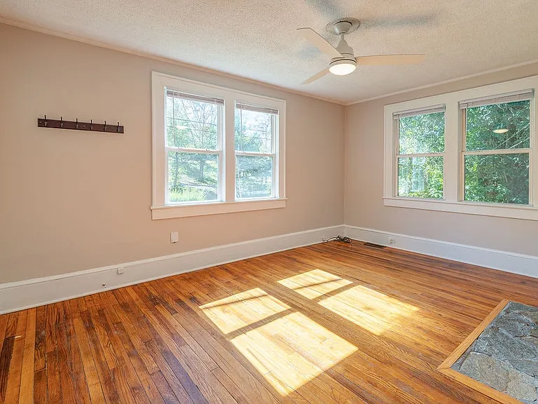 355 Sand Hill Rd — Photo 4