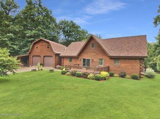 121 Zeiler Ln, Lake Ariel, PA 18436