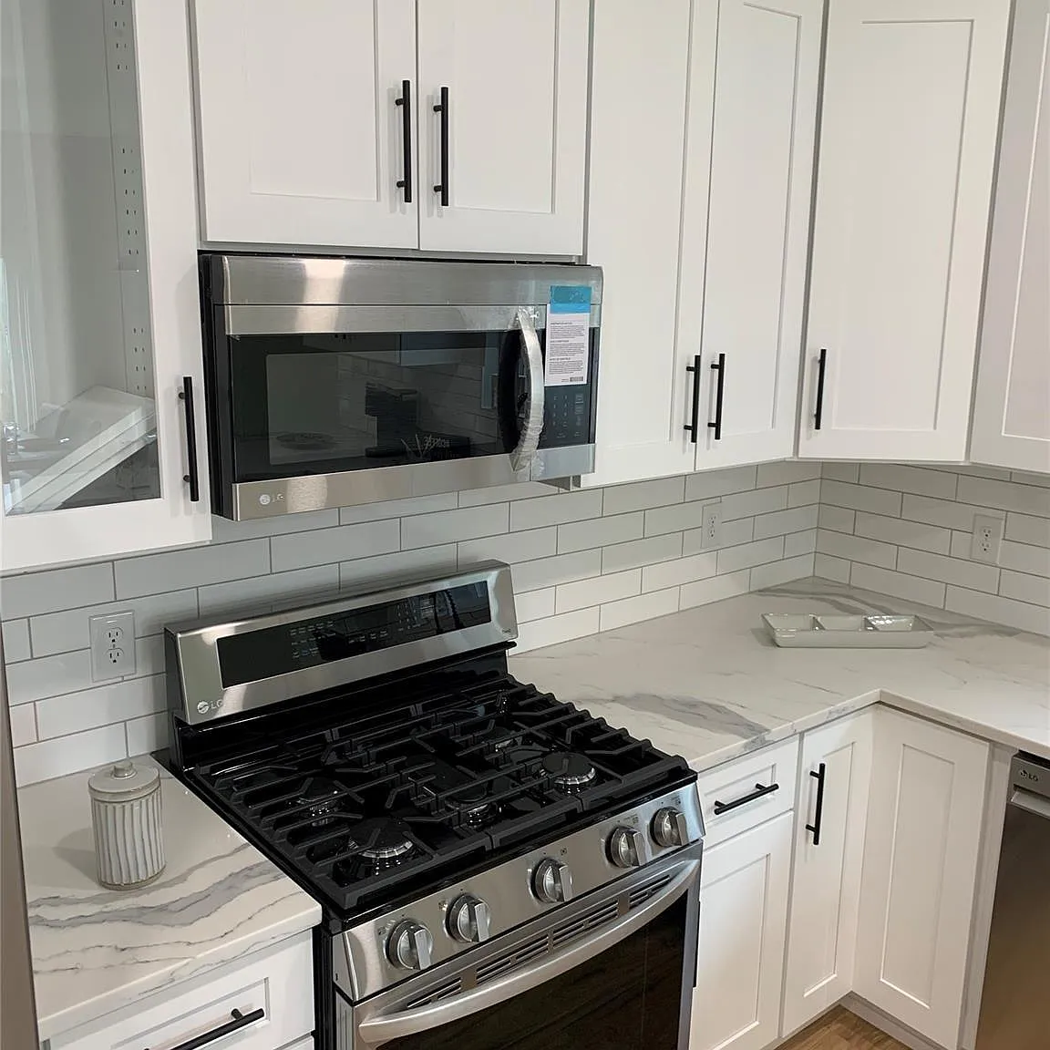3 bed, 2.5 bath, 1670 sqft, $2,400 — Photo 3