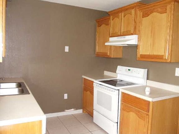 4th image of 1703 Fred St