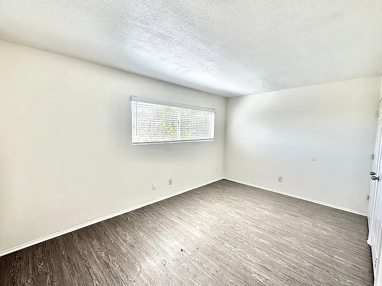 8110 Lemon Grove Way — Photo 7