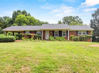 229 Farmbrooke Ln, Winston Salem, NC 27127