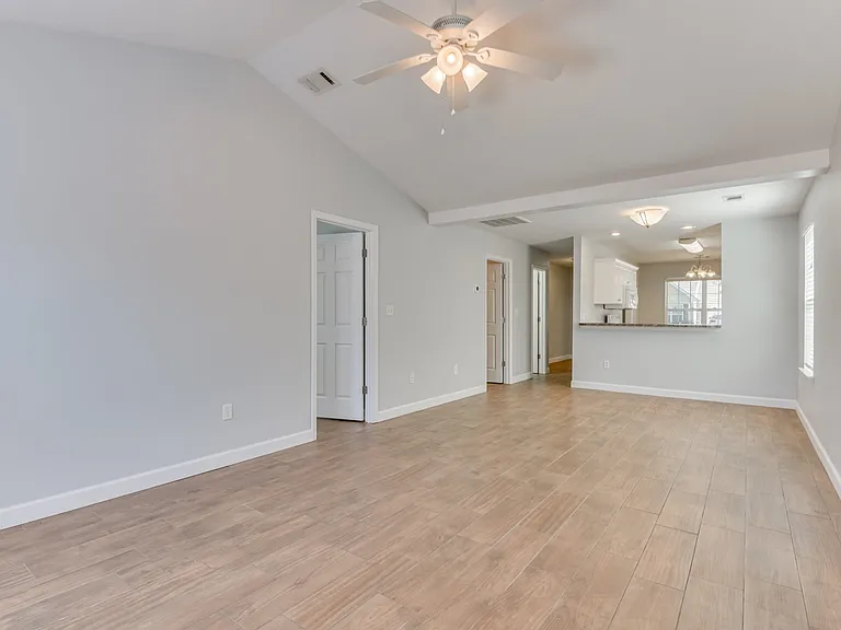1609 Bradley Way — Photo 6