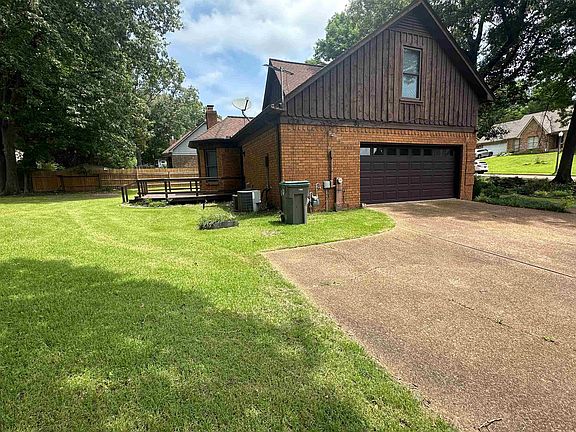 2nd image of 2025 Mount Badon Ln