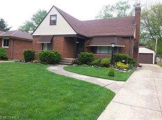 4322 W 215th St, Fairview Park, OH