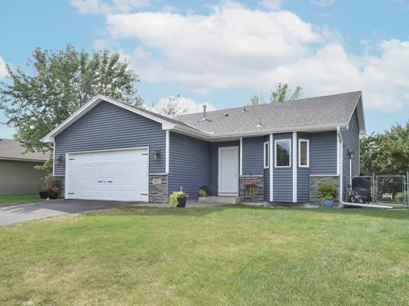 882 115th Ave NE, Blaine, MN 55434