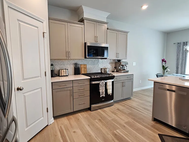 2640 Quarterdeck Dr — Photo 1