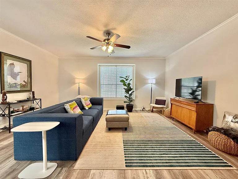 2 Twin Feather Pl — Photo 14