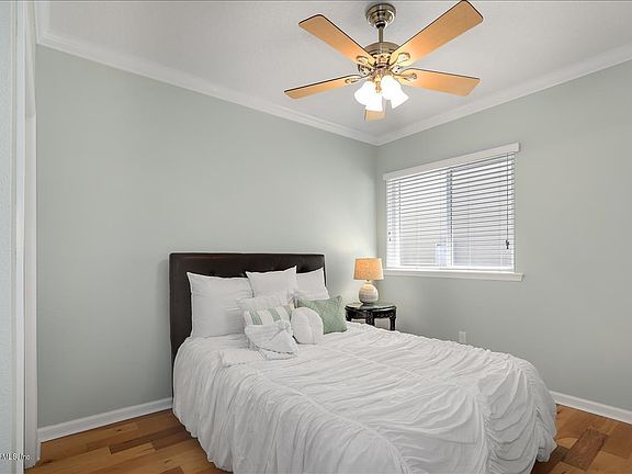 4th image of 143 Garden Wood Dr
