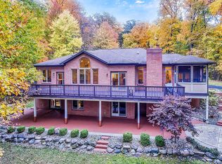 11200 Redberry Ct, Whitmore Lake, MI 48189