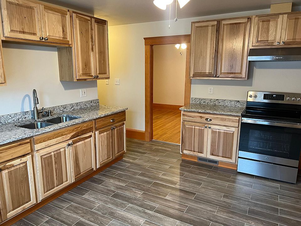 Kitchen pointing to 1st bedroom