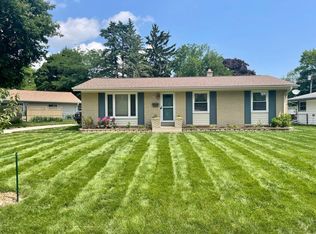6079 Oriole Ln, Greendale, WI 53129