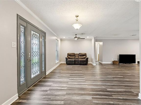 4th image of 2525 Elm Lawn Dr
