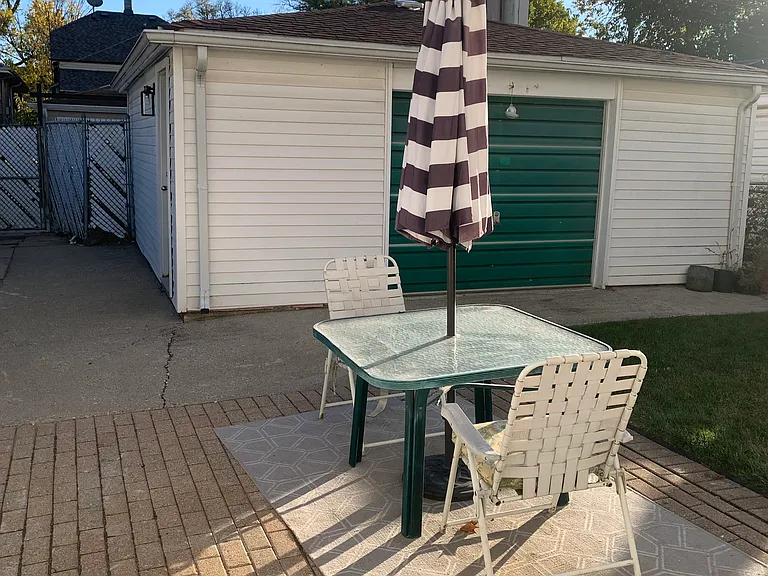 5211 W Byron St #1 — Photo 34