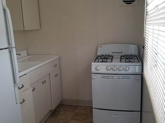 3rd image of 2102 Balboa Ave #N01
