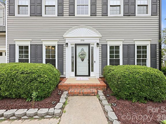3rd image of 1955 Stratton Ct